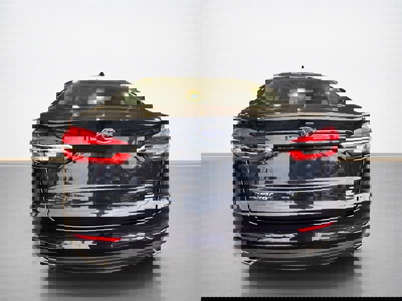 Used 2020 Ford Fusion SE image 5