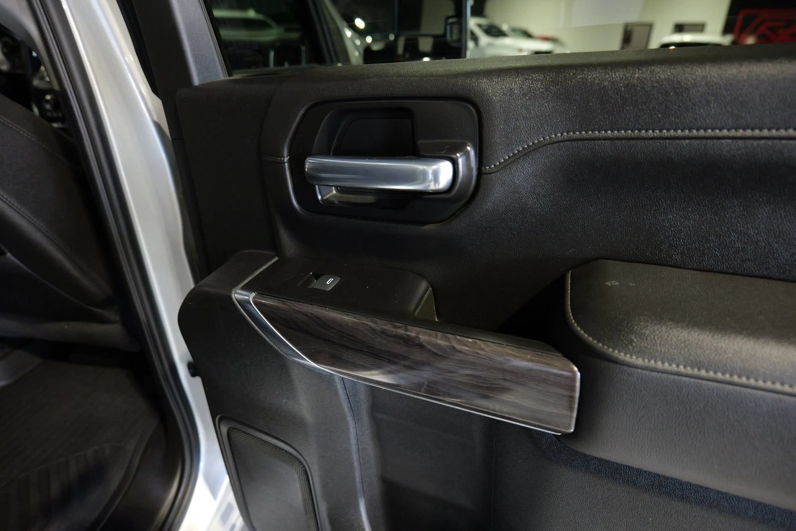 Used 2020 Chevrolet Silverado 2500 LTZ w/ LTZ Plus Package AWD/4WD image 13
