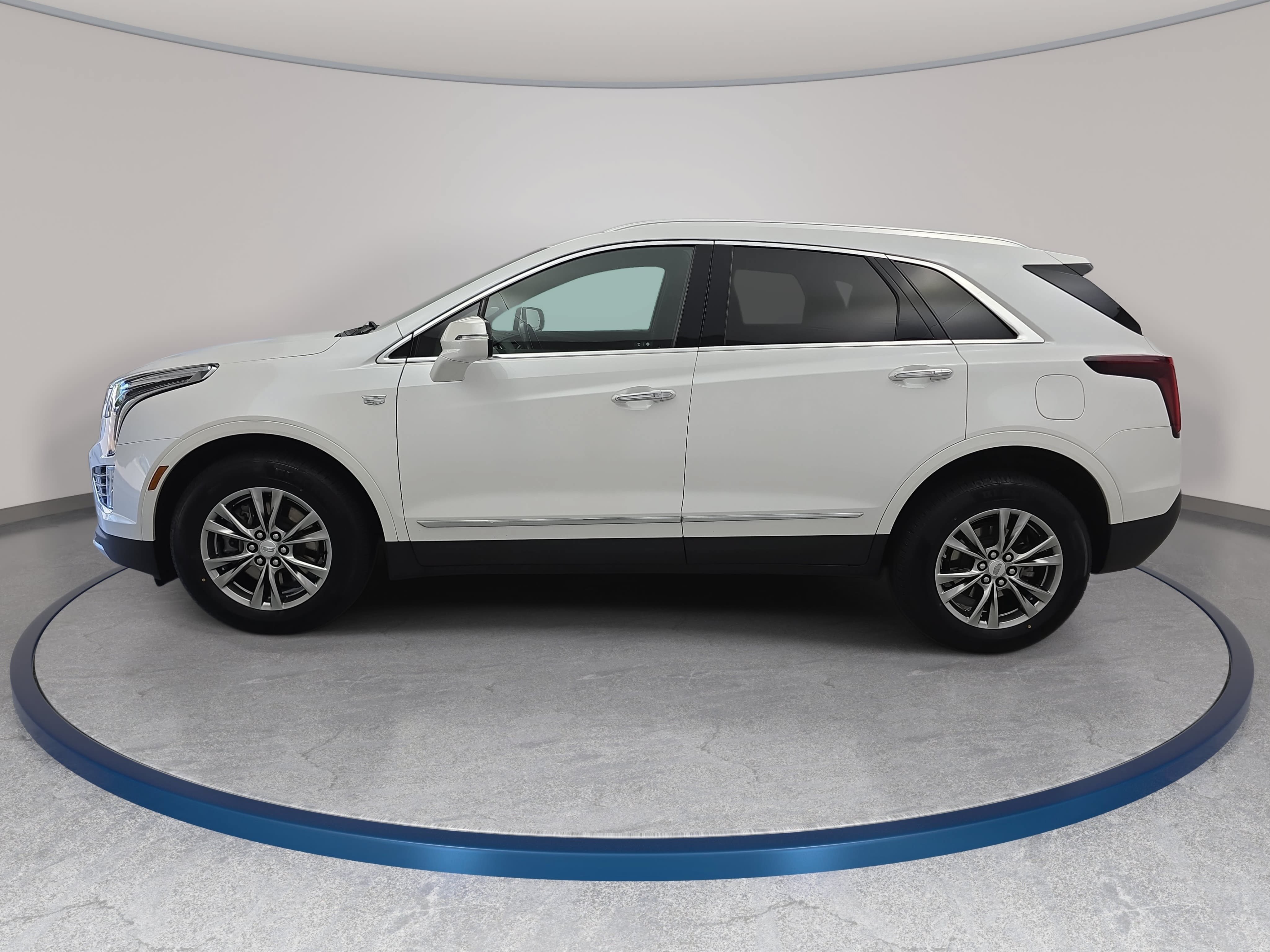 Used 2021 Cadillac XT5 Premium Luxury w/ LPO, Floor Liner Package AWD/4WD image 8
