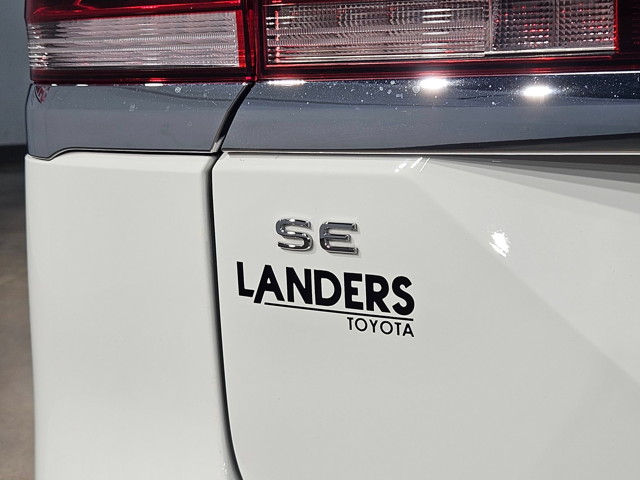 Used 2025 Volkswagen Atlas SE FWD image 37