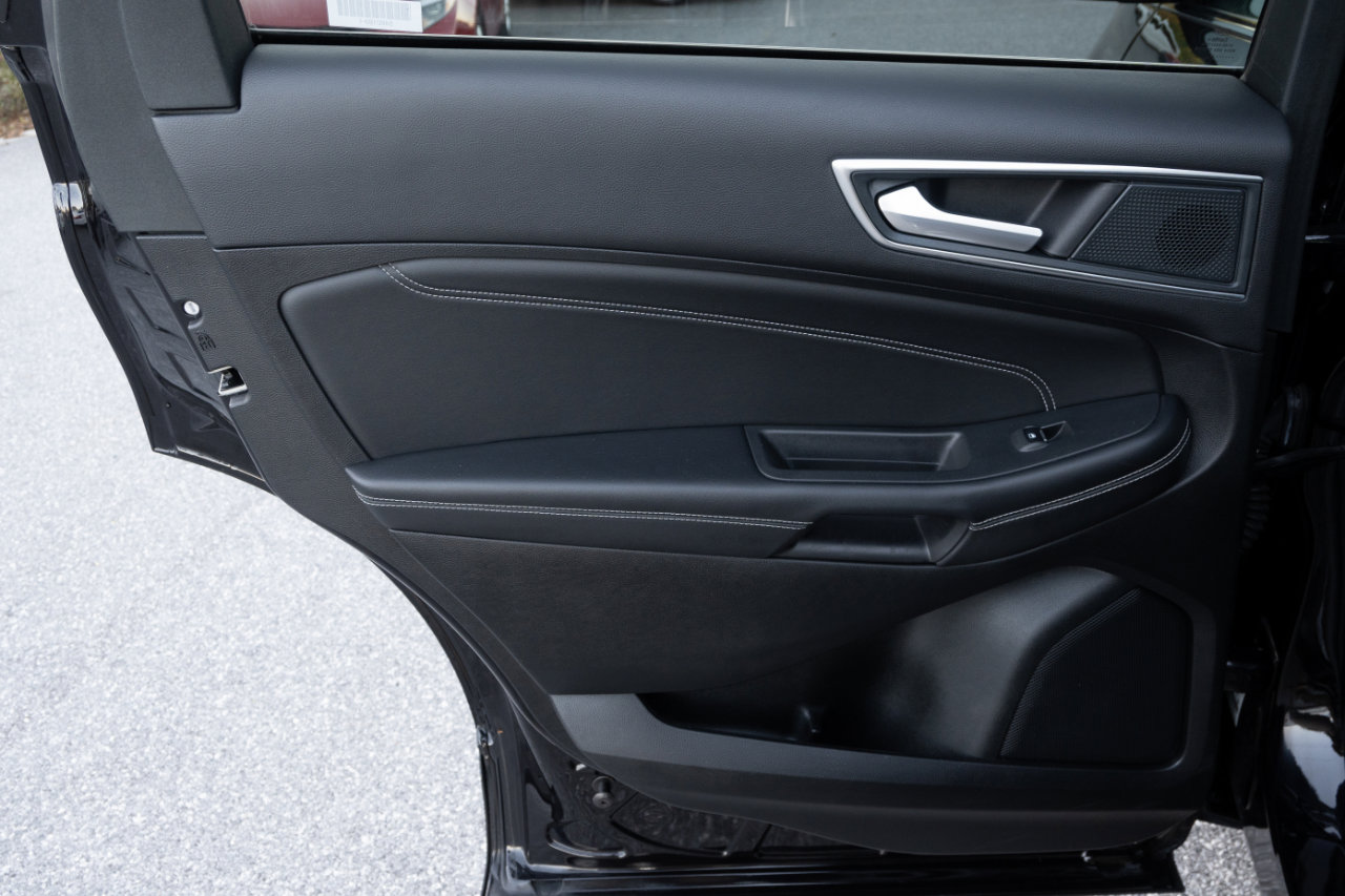 Used 2024 Ford Edge Titanium image 17