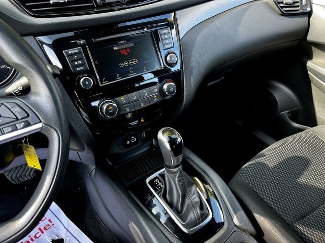 Used 2021 Nissan Rogue Sport S image 38