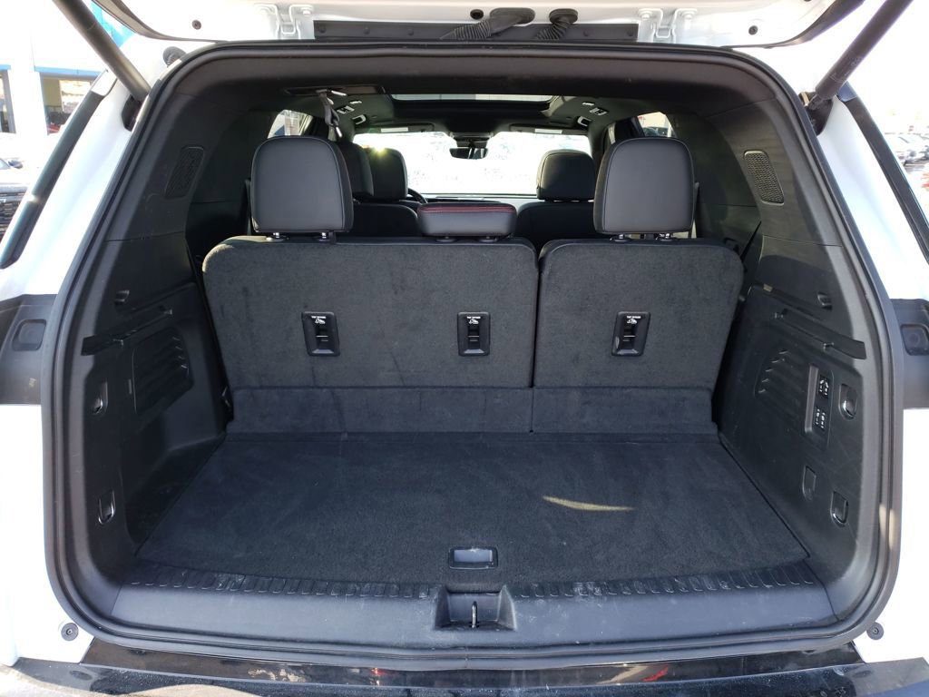 Used 2024 Chevrolet Traverse RS image 22