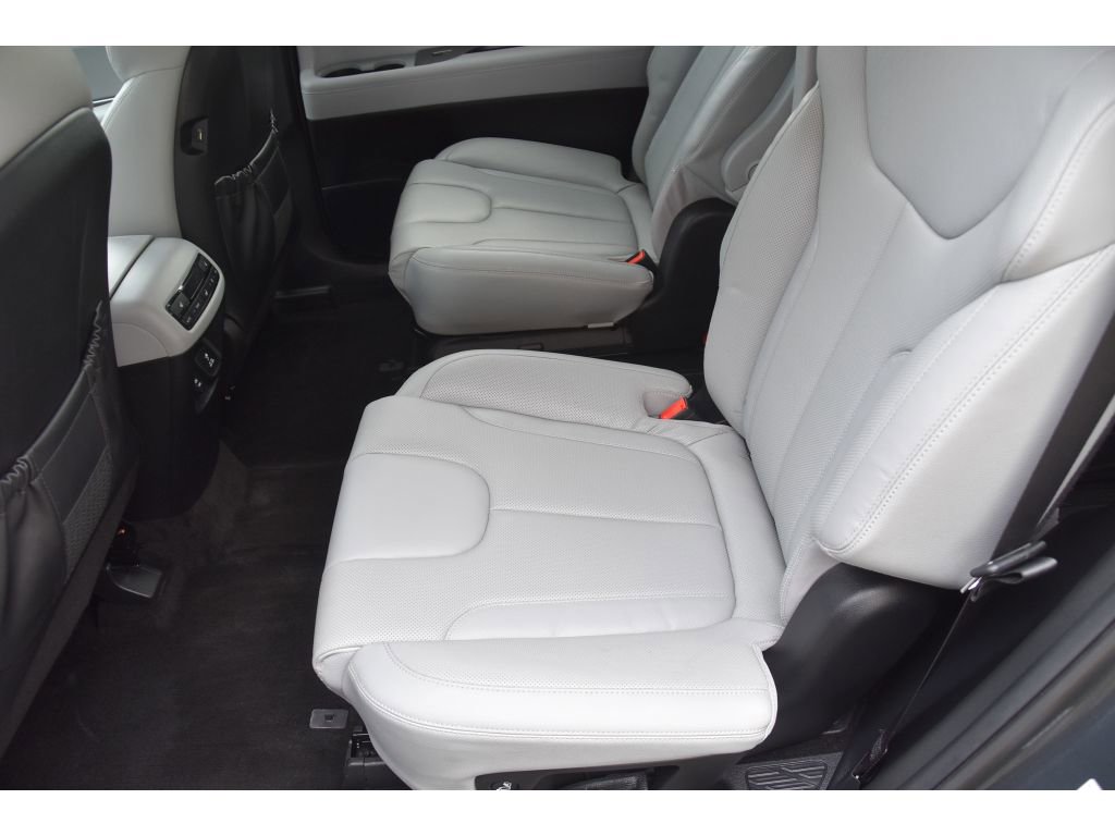 Used 2022 Hyundai Palisade SEL w/ Premium Package FWD image 16