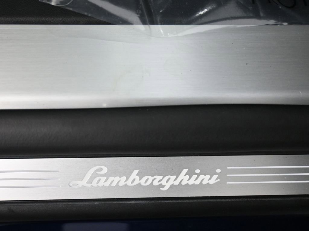 Used 2024 Lamborghini Urus S image 30