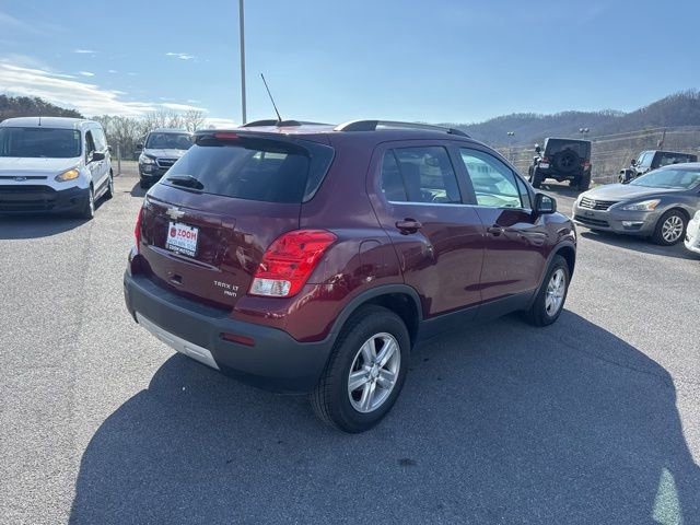 Used 2016 Chevrolet Trax LT w/ LT Sun and Sound Package image 8