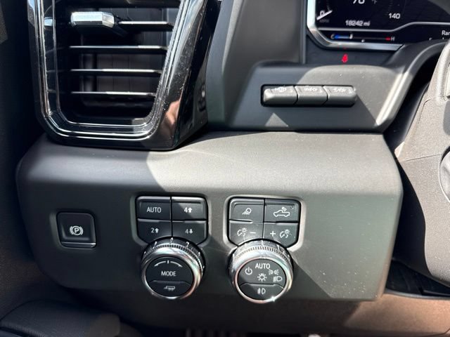 Used 2025 GMC Sierra 1500 AT4X AWD/4WD image 19