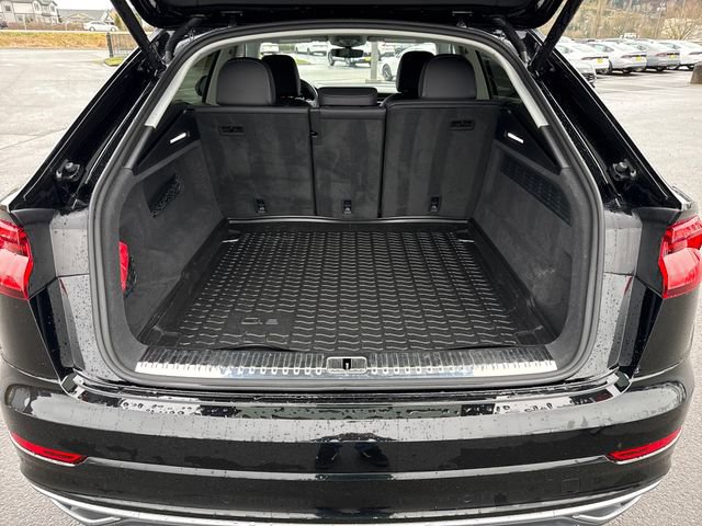 Used 2023 Audi Q8 Premium Plus w/ Premium Plus Package image 28