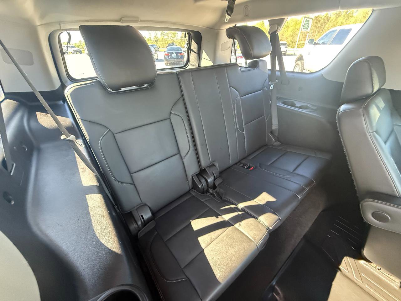 Used 2018 GMC Yukon XL SLT w/ Open Road Package AWD/4WD image 10