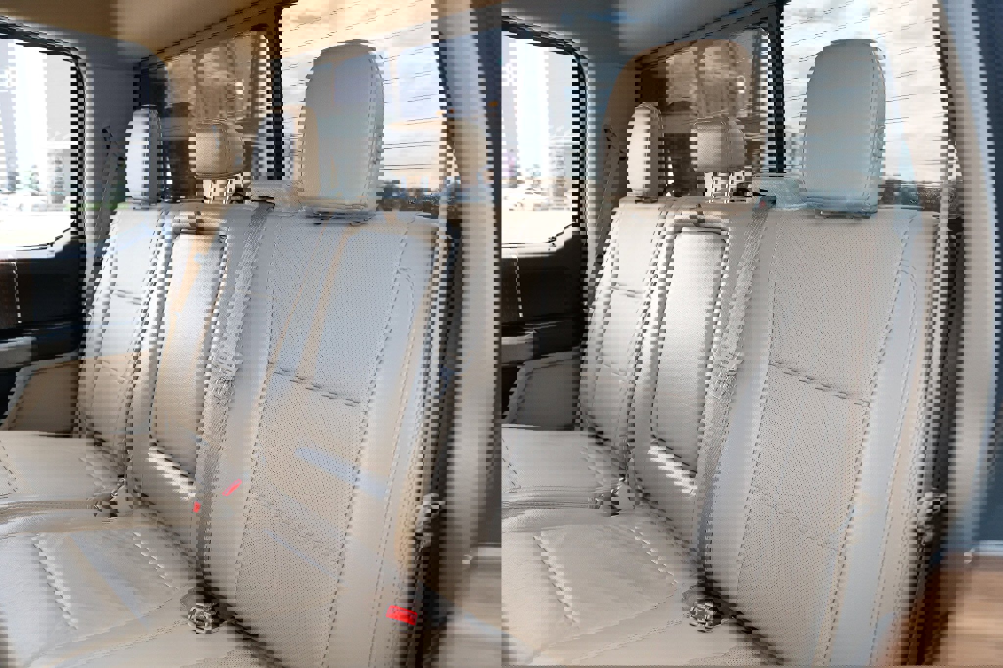 Used 2017 Ford F150 Lariat w/ Equipment Group 501A Mid image 11