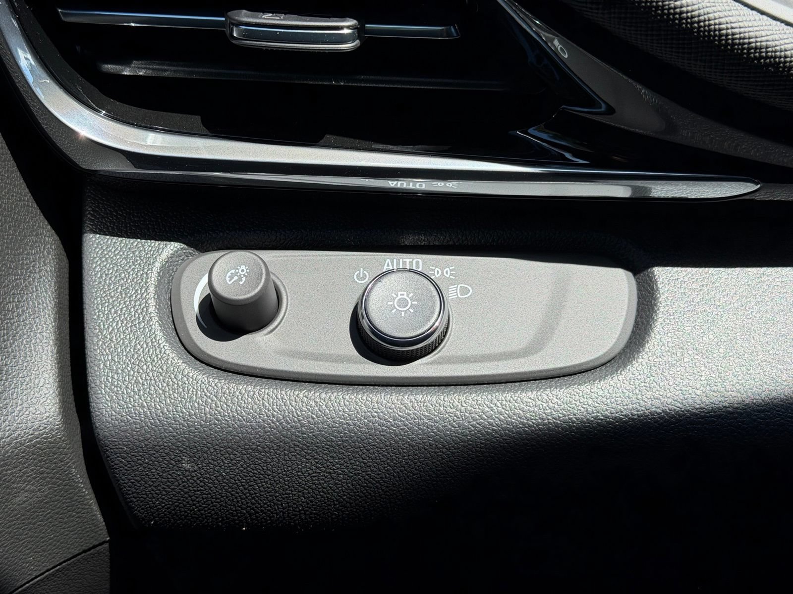 New 2026 Buick Envista Sport Touring w/ Convenience I Package FWD image 30