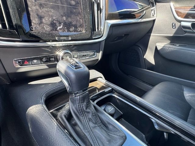 Used 2018 Volvo S90 T6 Momentum w/ Convenience Package image 8