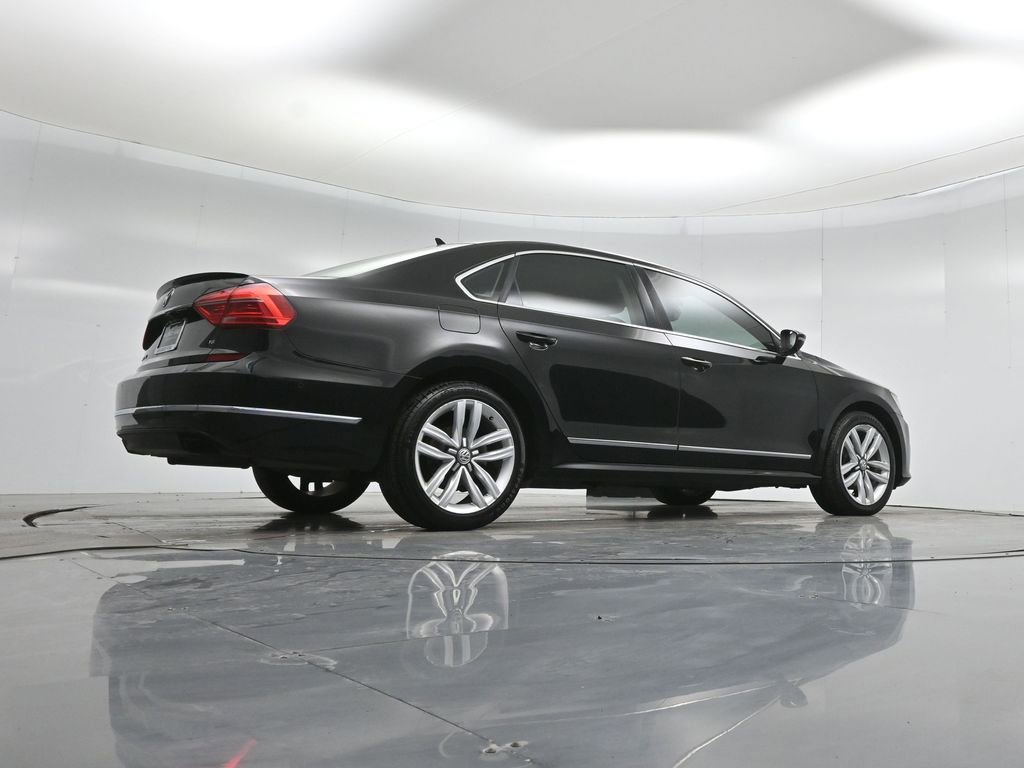 Used 2016 Volkswagen Passat 3.6 SEL Premium image 46