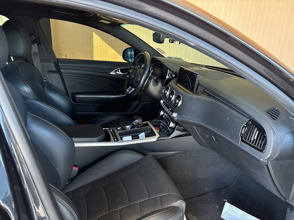 Certified 2022 Kia Stinger GT2 image 23