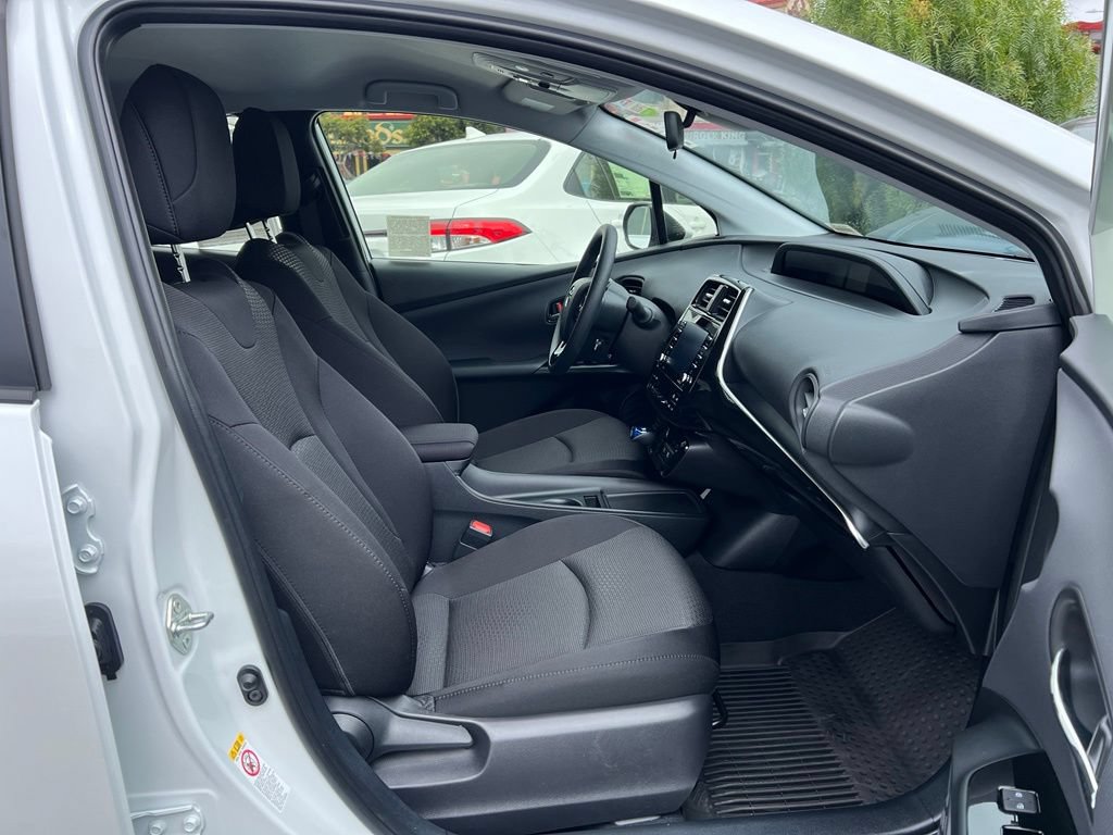 Certified 2022 Toyota Prius LE FWD image 19