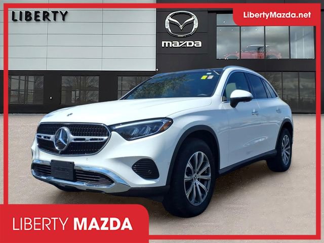 Used 2025 Mercedes-Benz GLC 300 4MATIC image 1