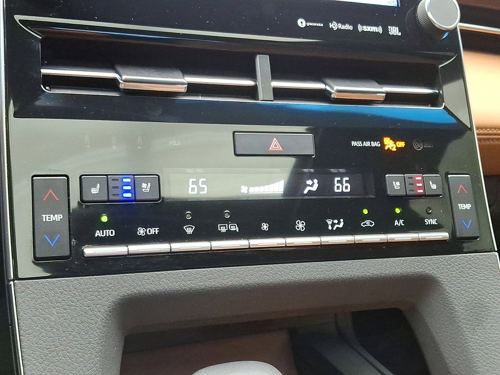 Used 2022 Toyota Avalon Limited w/ Advanced Safety Package image 19