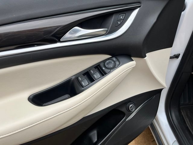 Used 2022 Buick Enclave Essence FWD image 11