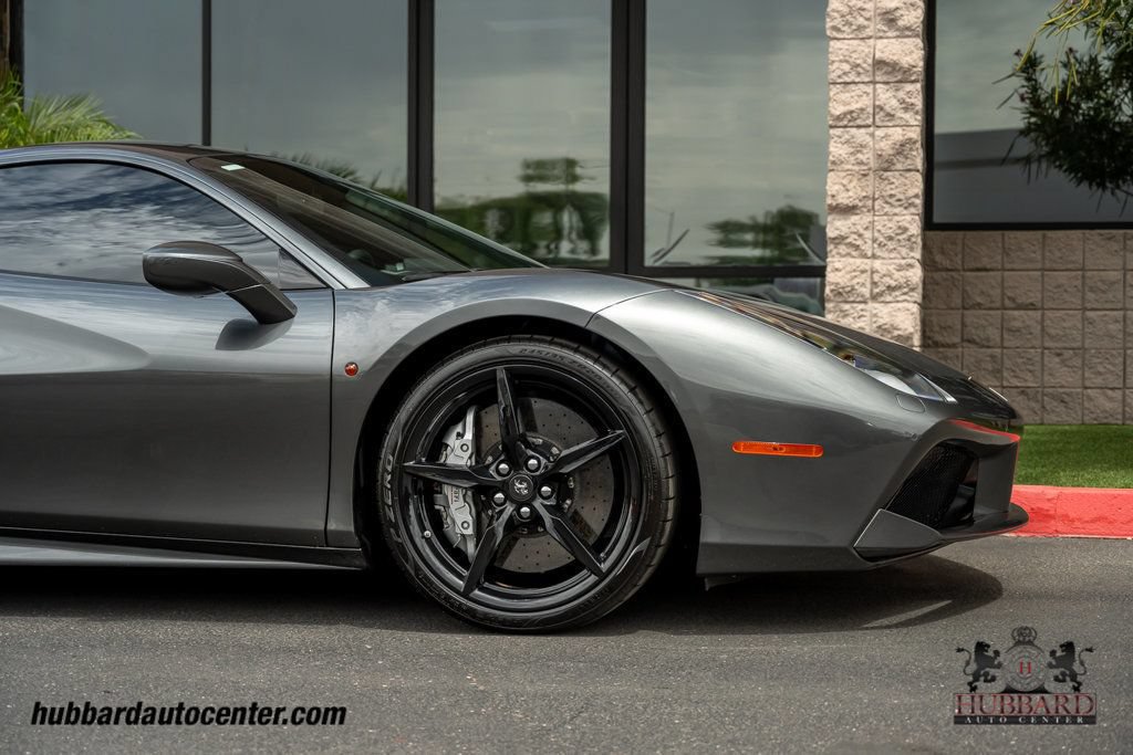 Used 2017 Ferrari 488 GTB RWD image 13