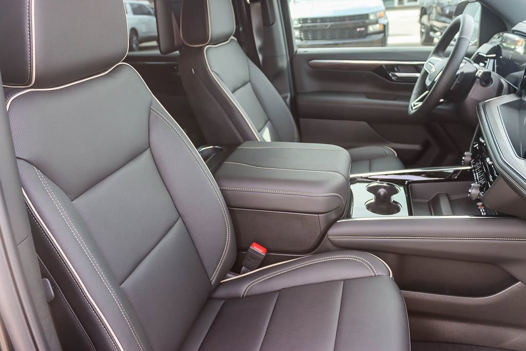 New 2026 Chevrolet Suburban Premier image 15