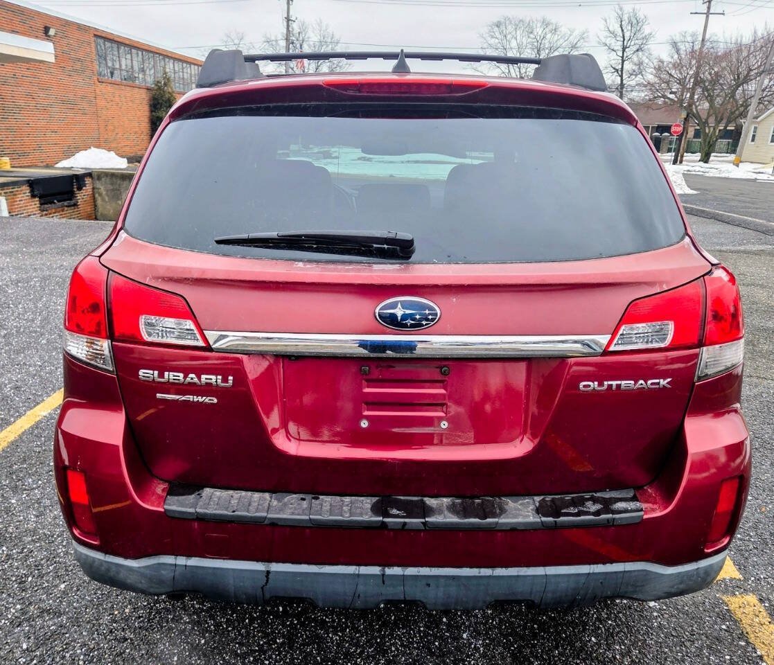 Used 2011 Subaru Outback 2.5i Limited AWD/4WD image 6