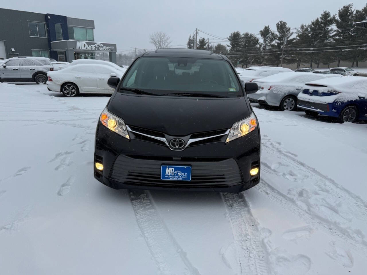 Used 2019 Toyota Sienna XLE Premium image 3
