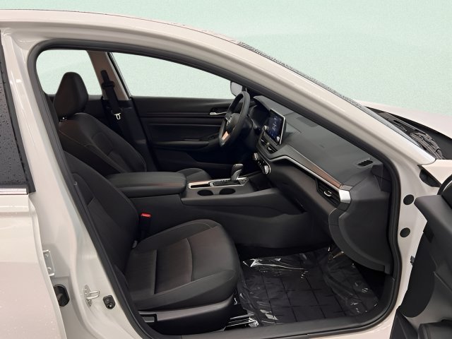 Used 2025 Nissan Altima 2.5 SV FWD image 8