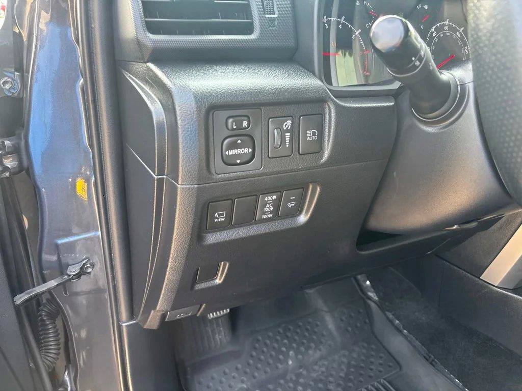 Used 2022 Toyota 4Runner SR5 Premium AWD/4WD image 40