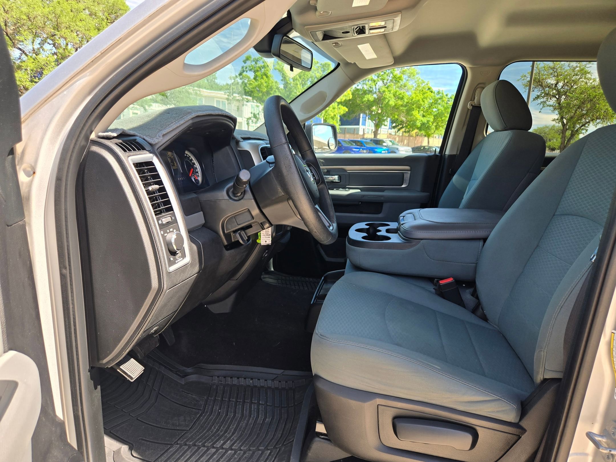 Used 2016 RAM 2500 SLT image 9