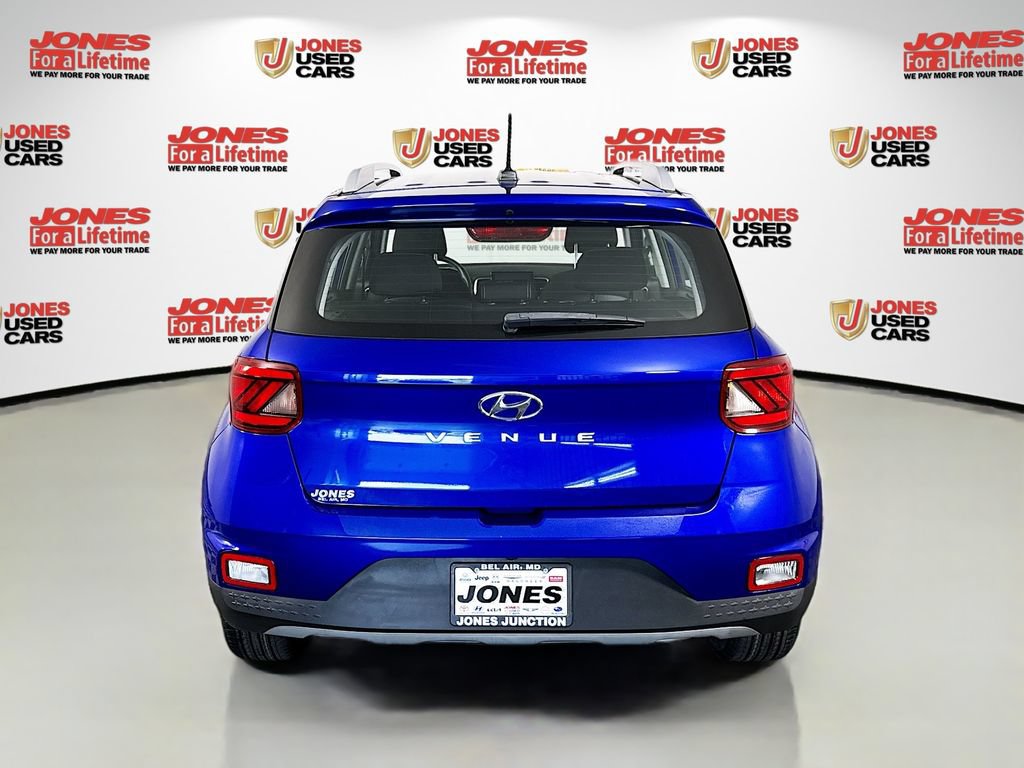Certified 2023 Hyundai Venue SEL FWD image 15