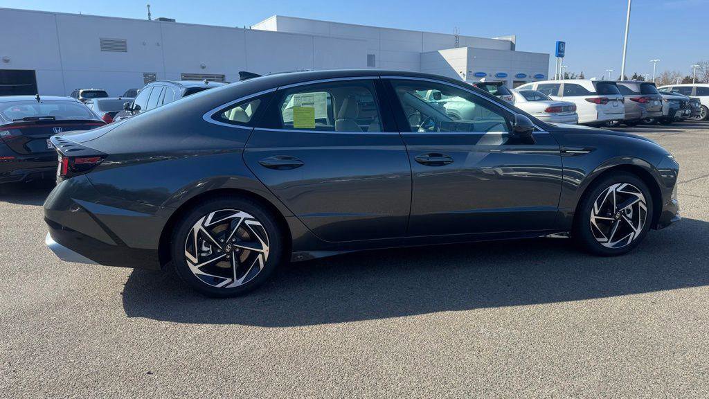 New 2026 Hyundai Sonata SEL image 3
