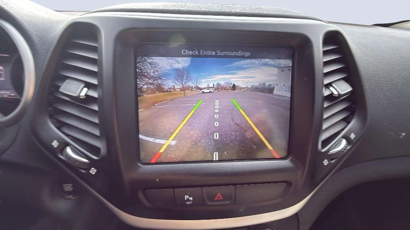 Used 2018 Jeep Cherokee Limited image 10