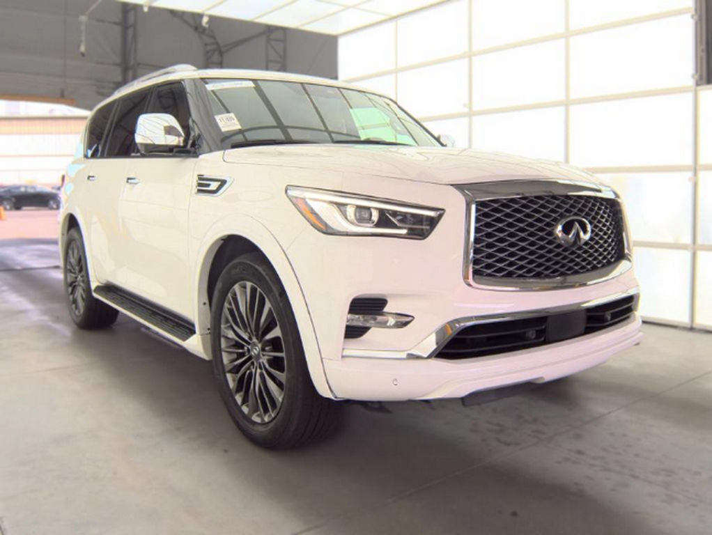 Used 2023 INFINITI QX80 Sensory w/ All-Season Package AWD/4WD image 4