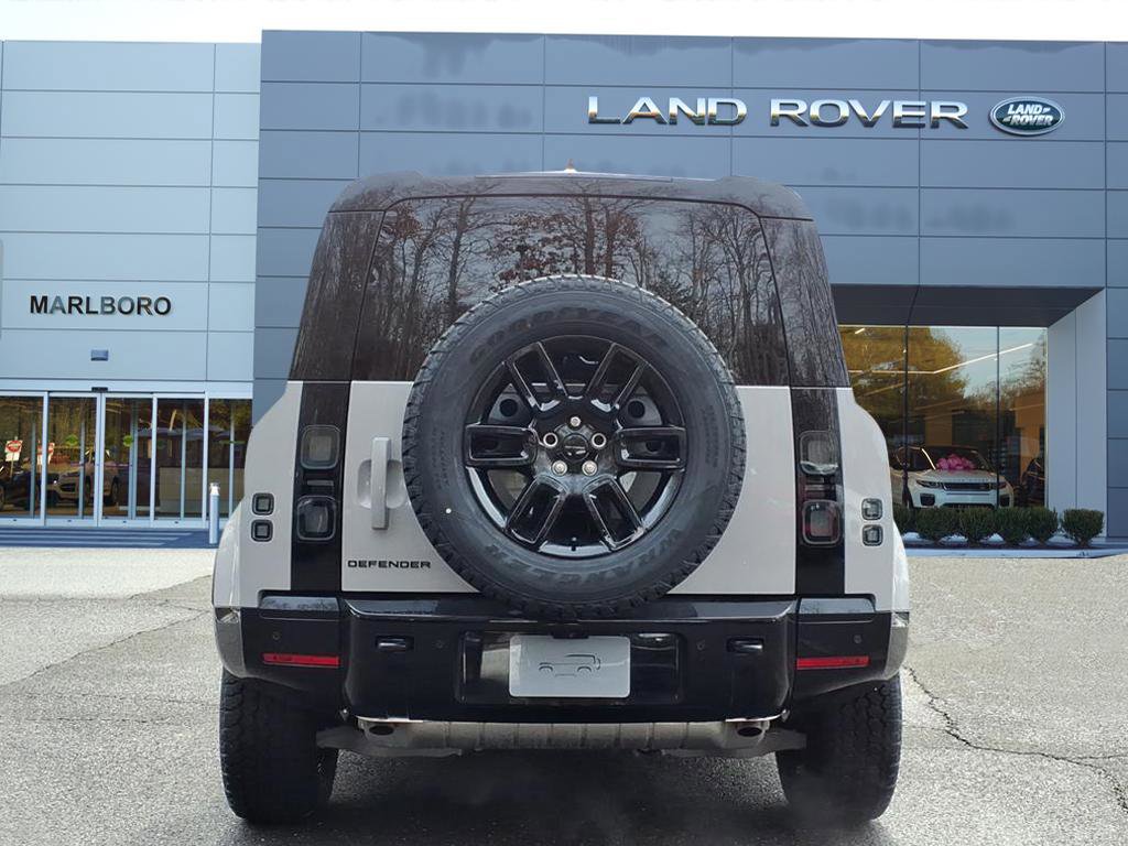 New 2026 Land Rover Defender 110 X-Dynamic SE image 7