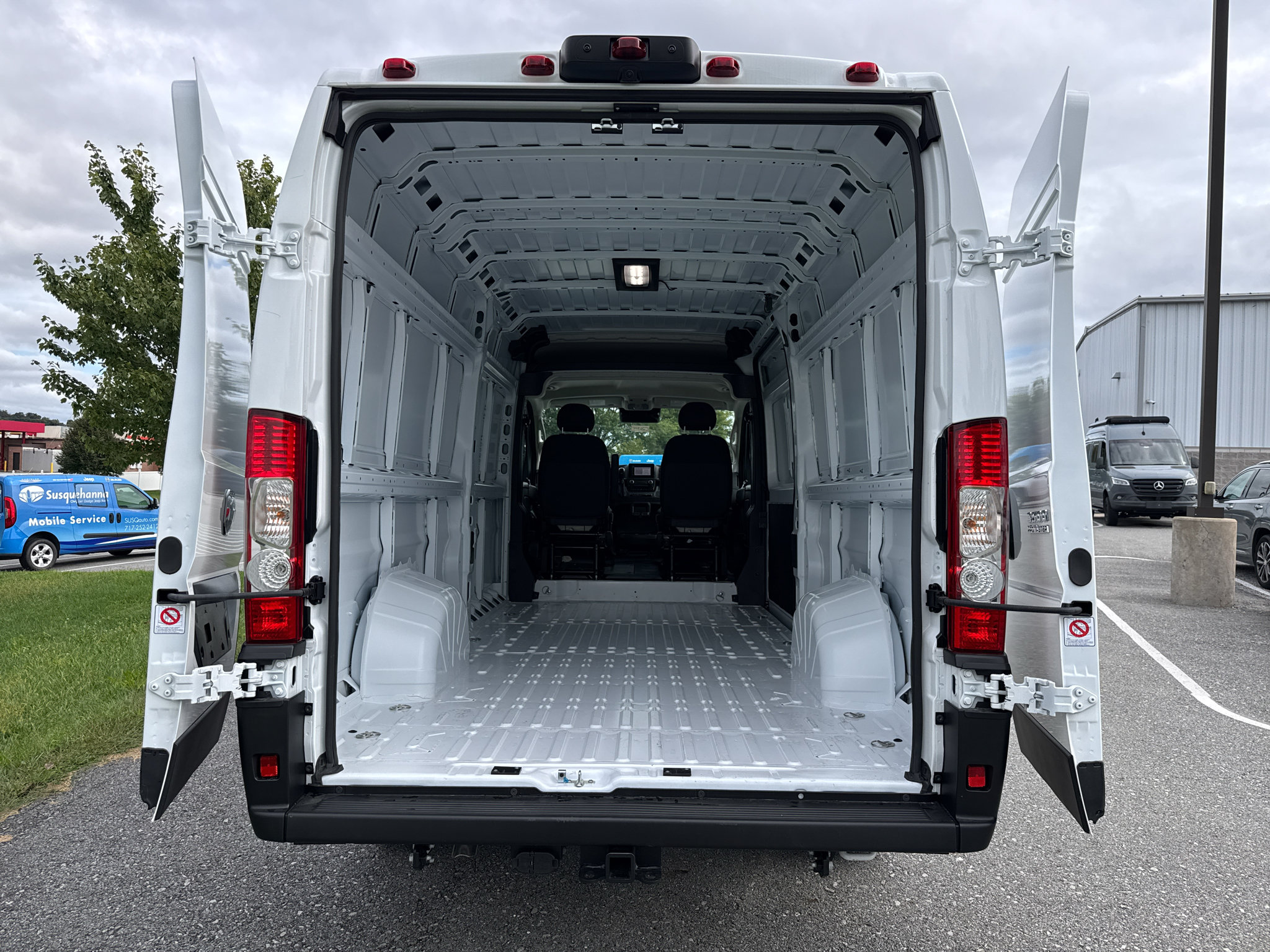 New 2026 RAM ProMaster 3500 w/ Convenience Group FWD image 11