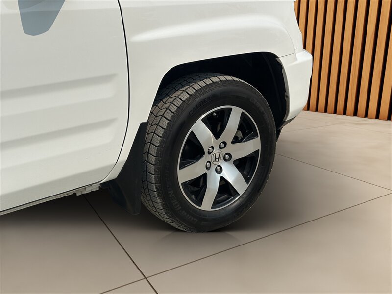 Used 2014 Honda Ridgeline SE image 48