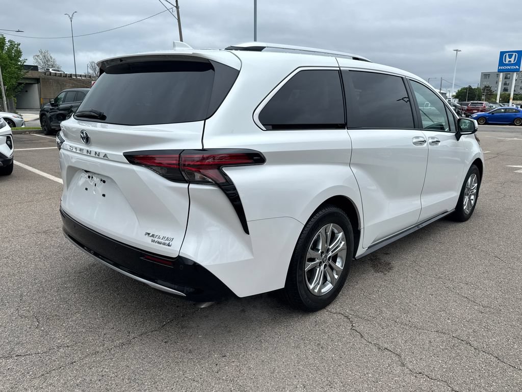 Used 2023 Toyota Sienna Platinum AWD/4WD image 14