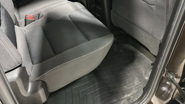 Used 2018 Chevrolet Silverado 1500 LT w/ LT Plus Package AWD/4WD image 32