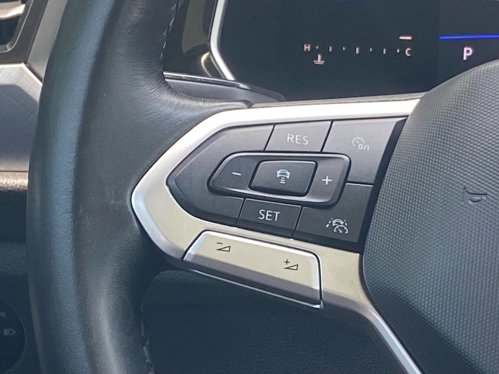 Certified 2022 Volkswagen Jetta SE FWD image 8