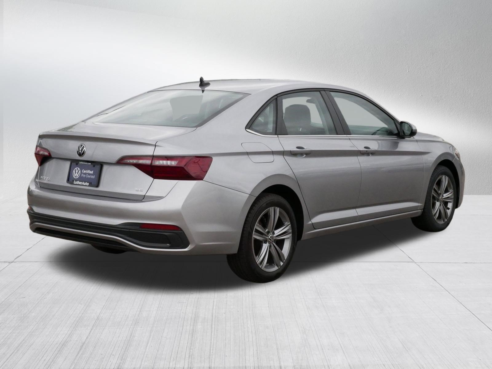 Certified 2024 Volkswagen Jetta SE FWD image 7