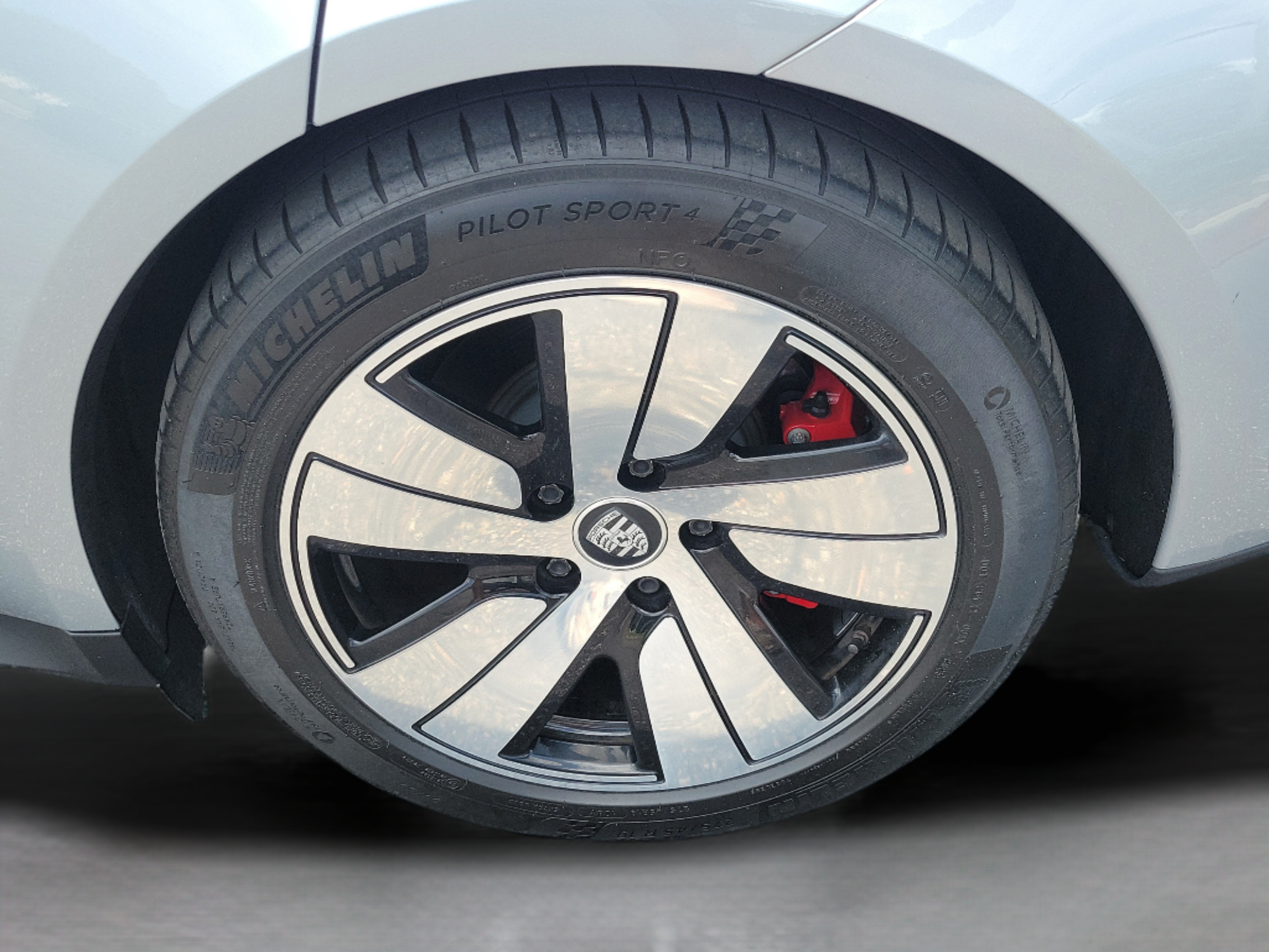 Used 2020 Porsche Taycan 4S AWD/4WD image 30