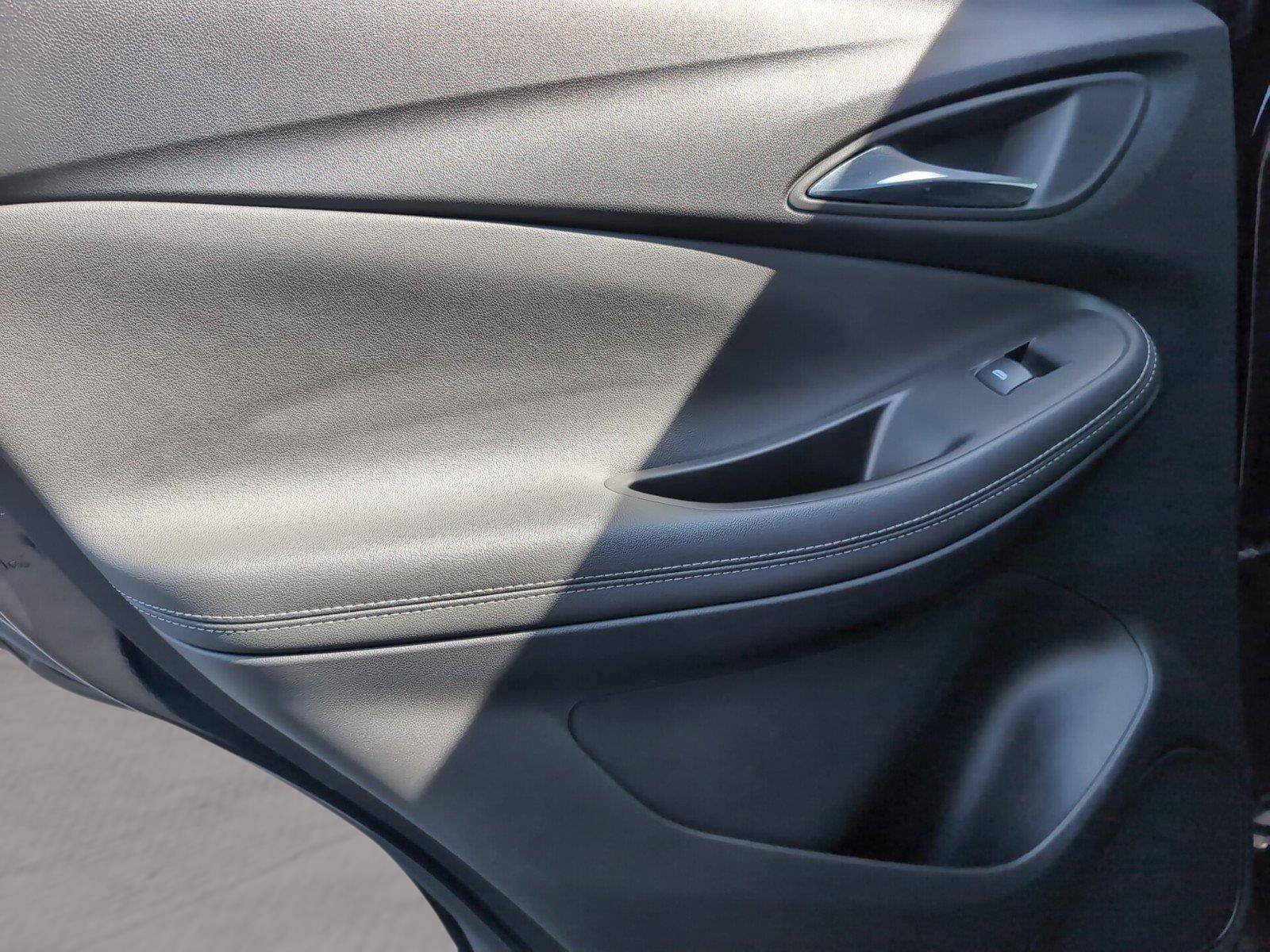 Used 2023 Buick Encore GX Select image 31