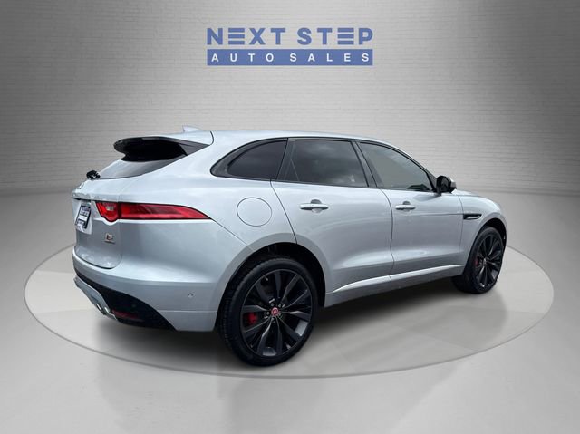 Used 2017 Jaguar F-PACE First Edition image 8