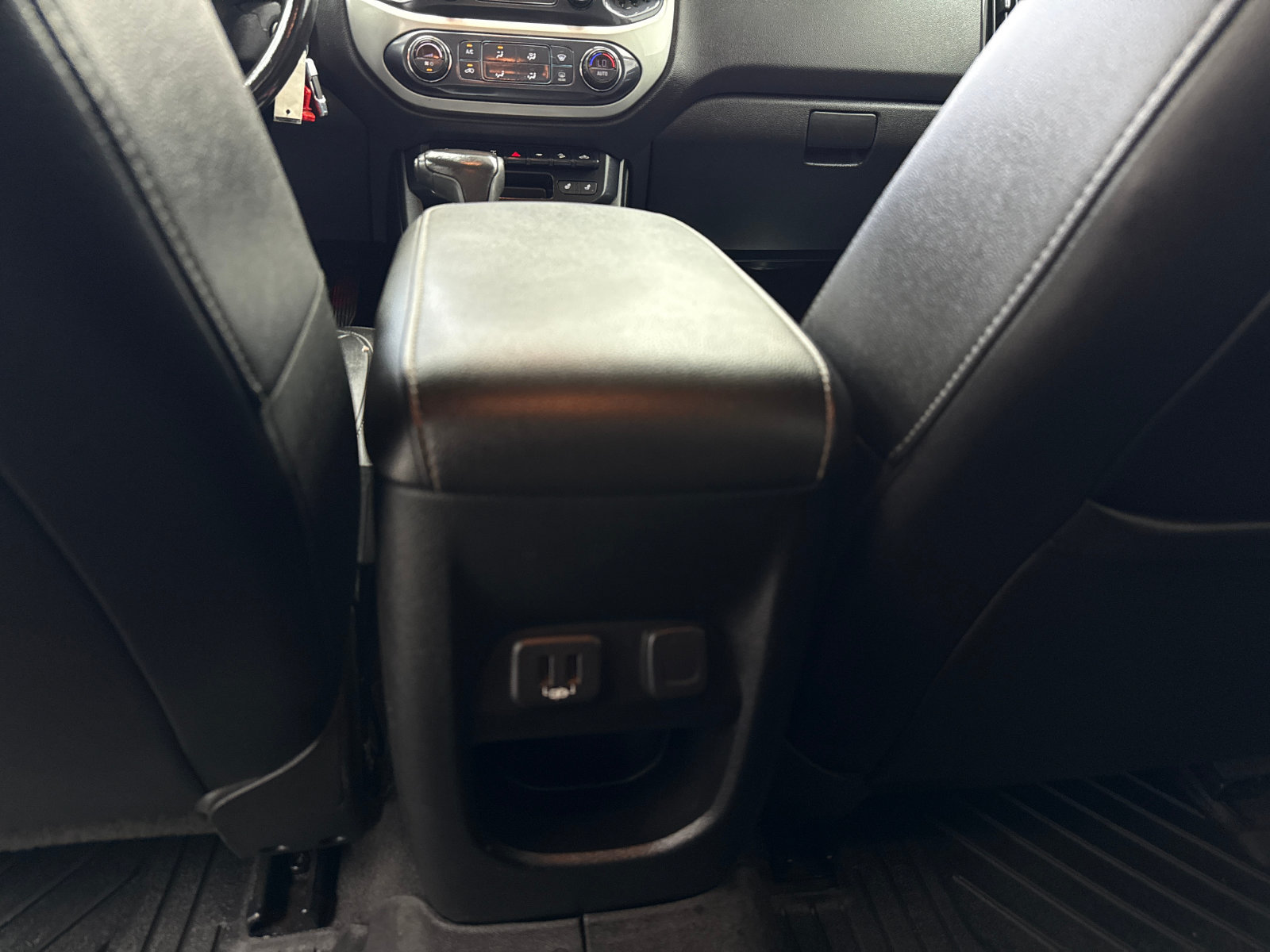 Used 2019 Chevrolet Colorado ZR2 w/ ZR2 Dusk Special Edition AWD/4WD image 37