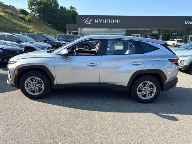 Used 2025 Hyundai Tucson SE AWD/4WD image 2