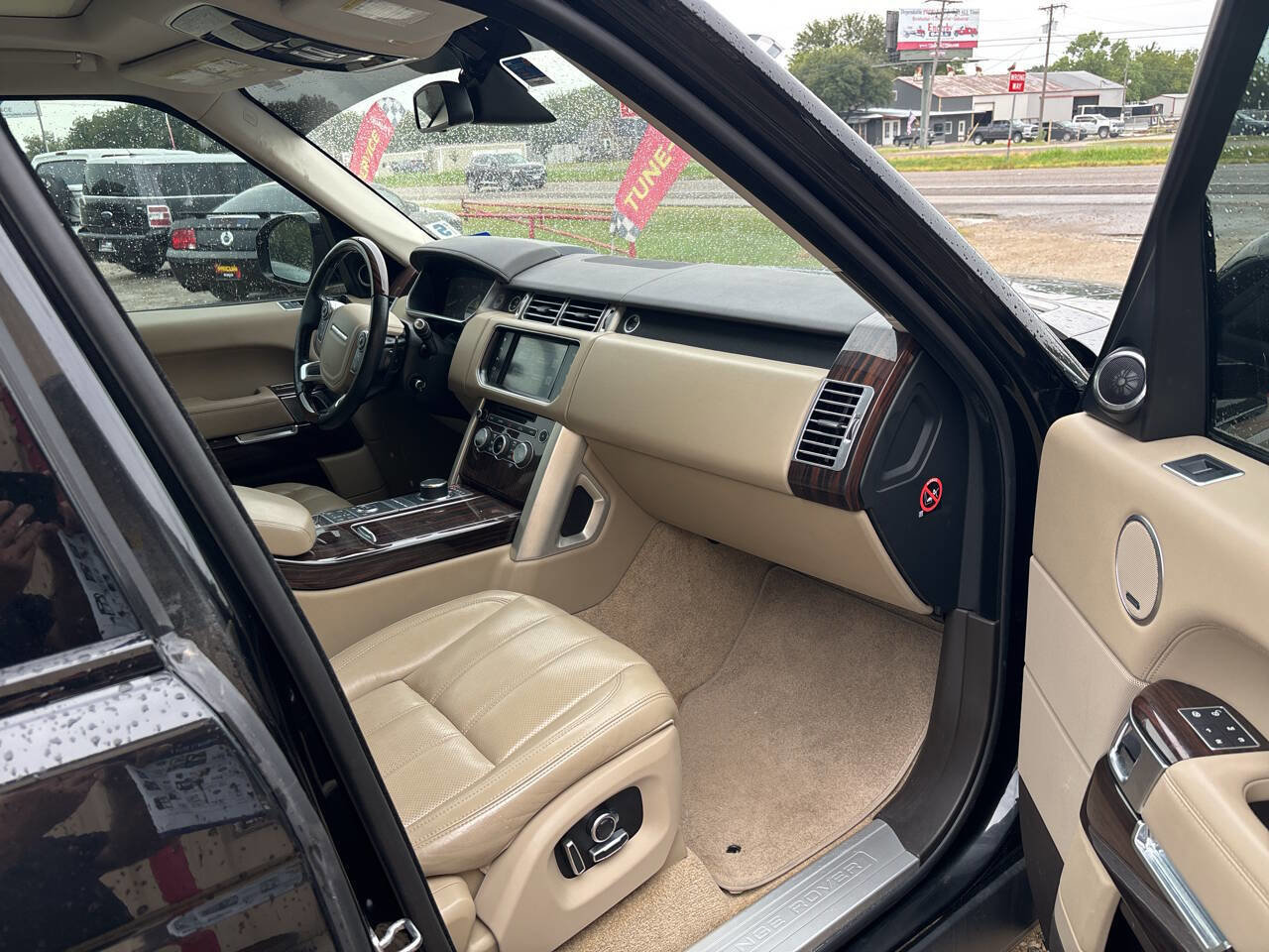 Used 2016 Land Rover Range Rover HSE image 10