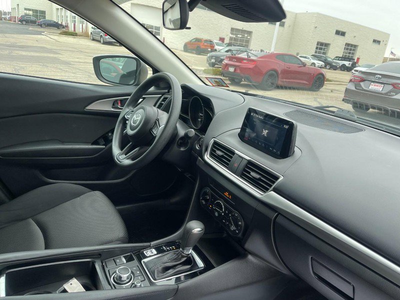 Used 2018 MAZDA MAZDA3 Sport image 2