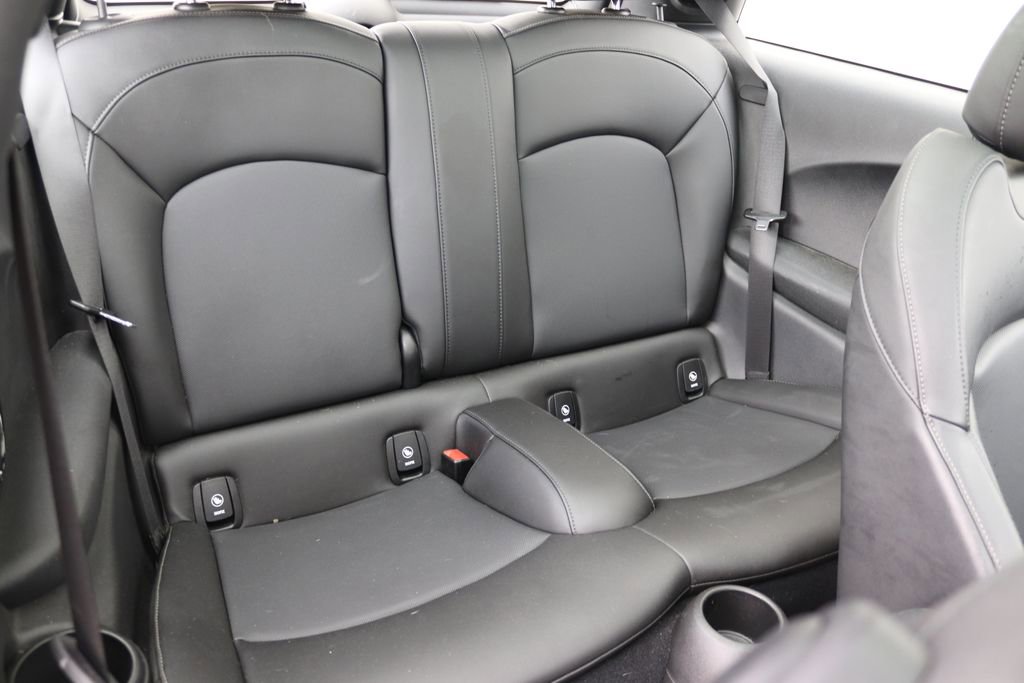 Used 2019 MINI Cooper S w/ Premium Package image 16