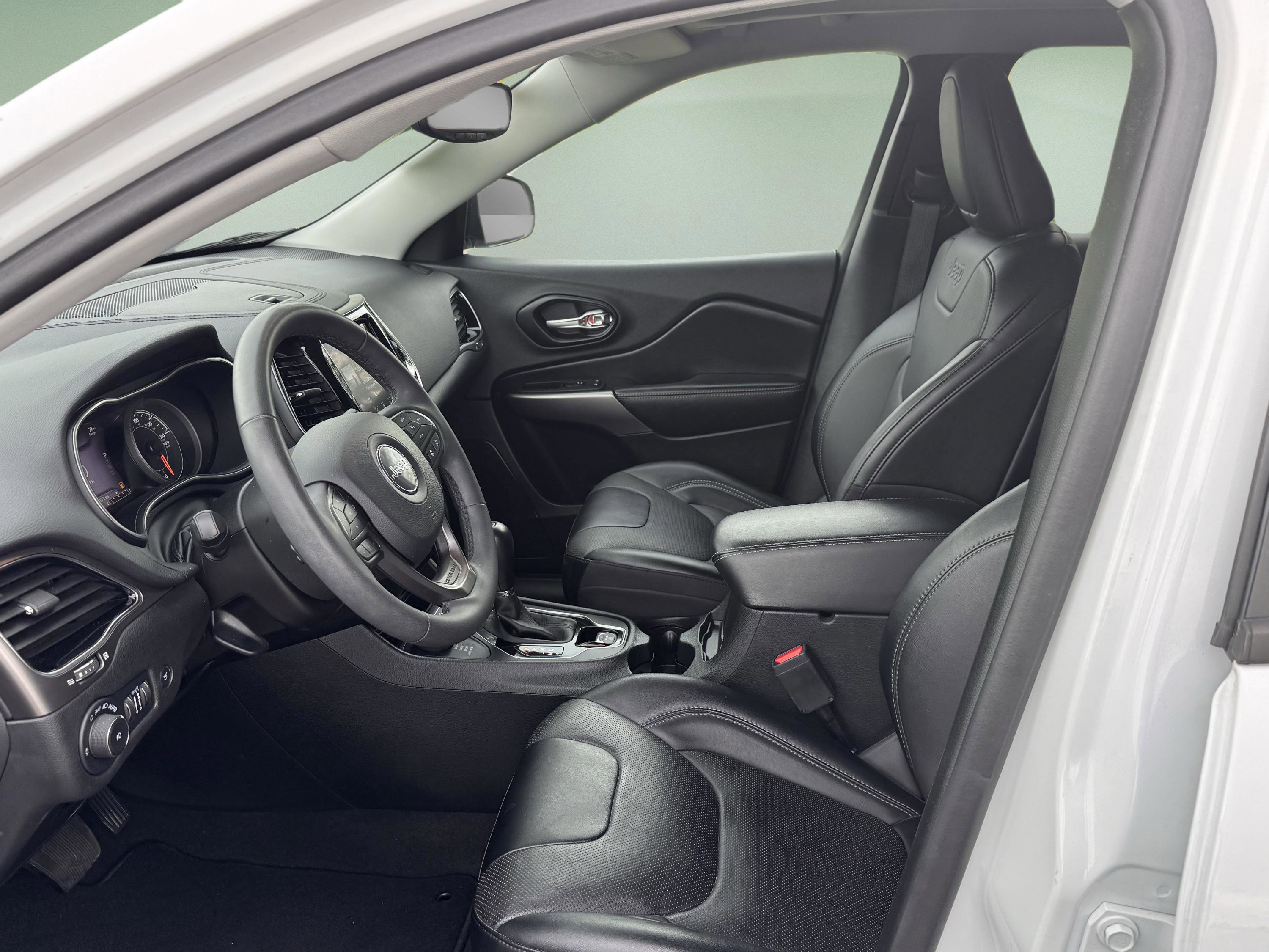 Used 2022 Jeep Cherokee Limited w/ Elite Package AWD/4WD image 12