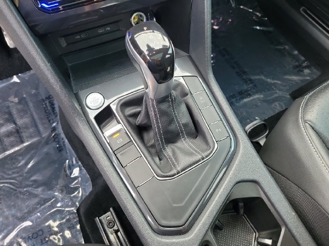 Certified 2022 Volkswagen Tiguan SE R-Line FWD image 28